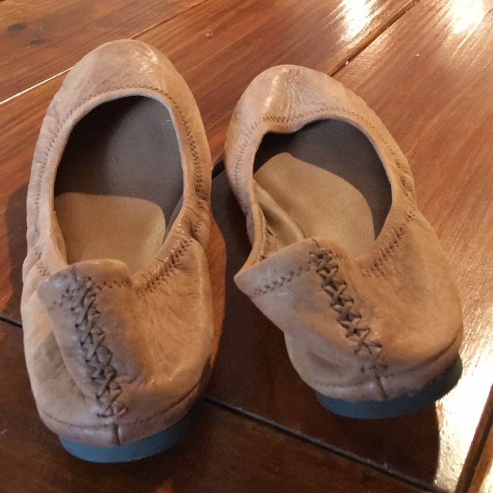 Basic brown flat - Picture 2 of 4